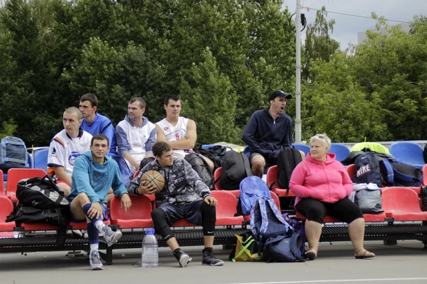 Соревнования по стритболу в Барнауле.