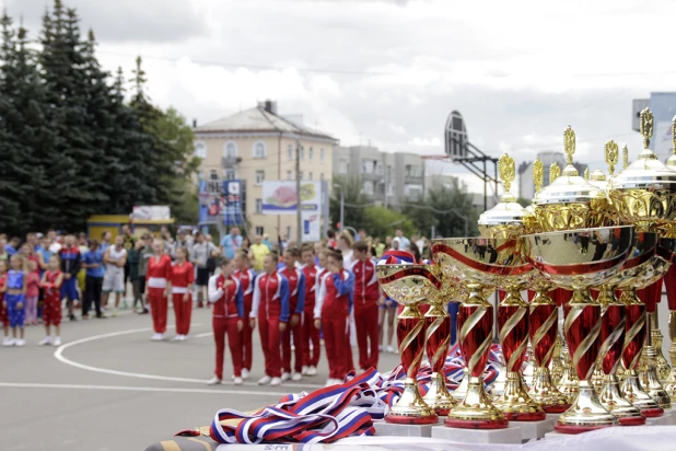 Соревнования по стритболу в Барнауле.