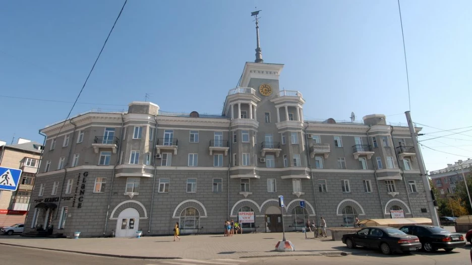 Дом "Под шпилем".