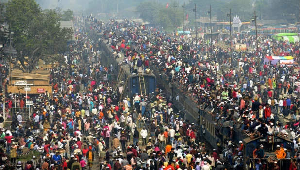 Столица Бангладеша — Дакка. Количество ее жителей не дотягивает до 10 млн человек, однако концентрация людей зашкаливает — 23 029 человек на квадратный километр площади.