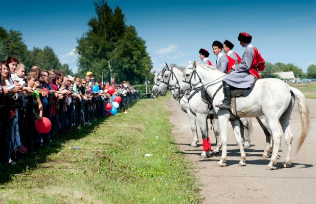 На Барнаульском ипподроме прошли конноспортивные соревнования в рамках III этапа Большого сибирского круга.