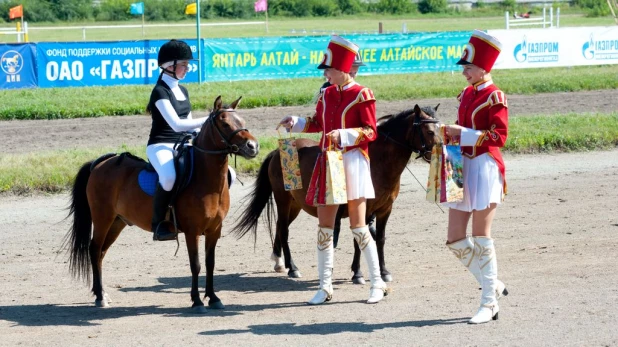 На Барнаульском ипподроме прошли конноспортивные соревнования в рамках III этапа Большого сибирского круга.