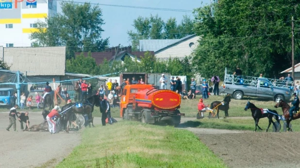 На Барнаульском ипподроме прошли конноспортивные соревнования в рамках III этапа Большого сибирского круга.