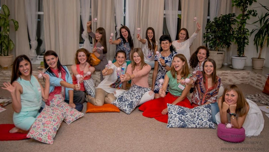 Барнаульские мамочки собрались на тренинг по психологии.