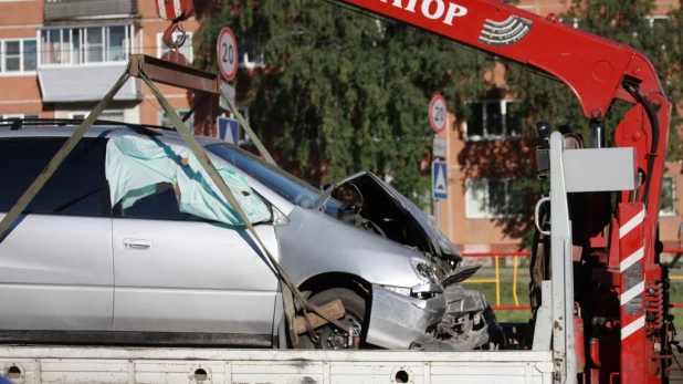 Автомобиль после ДТП в Барнауле