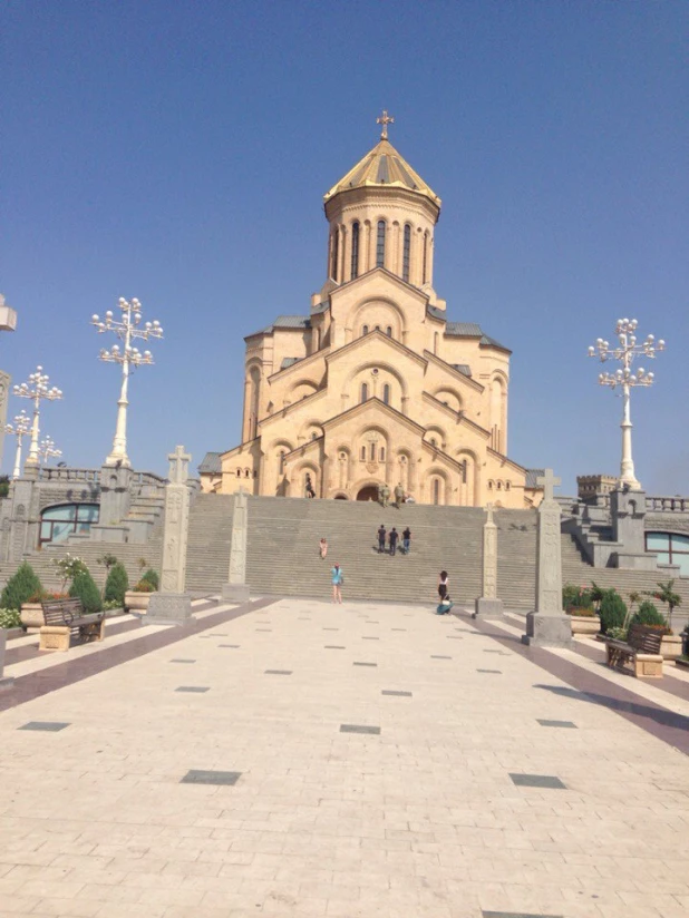 В Старом Тбилиси кажется, что ты не в XXI веке, а во всех прошлых веках одновременно...