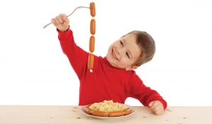 В помощь маме: как заставить школьника поесть.