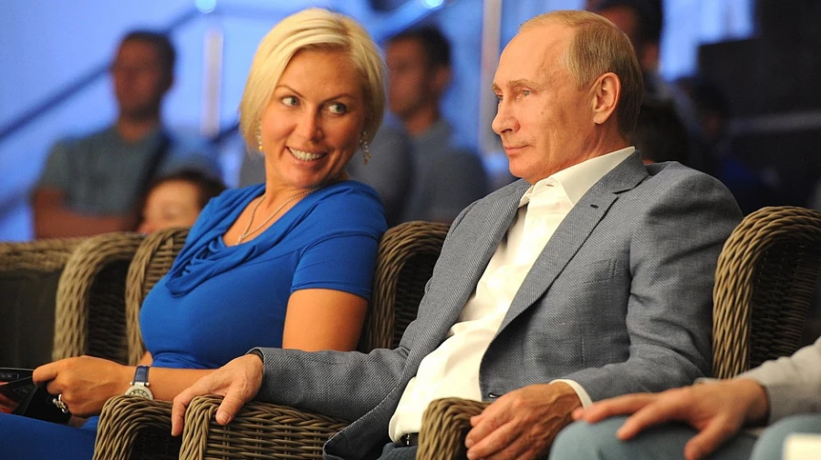 Владимир Путин посетил соревнования по самбо в Сочи.