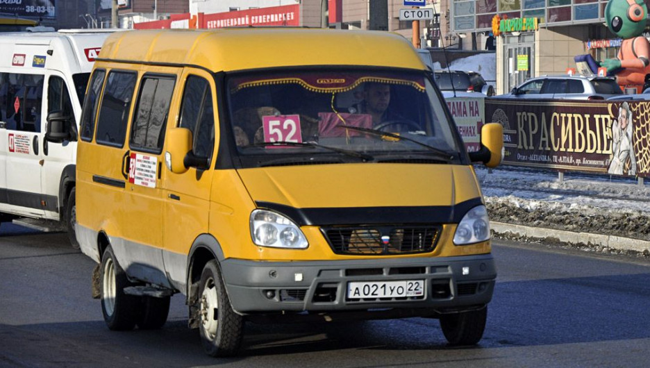 Автобус компании «ЛиКавтоБиС».