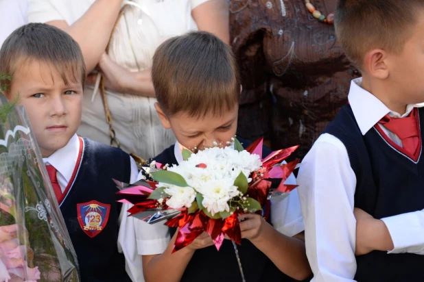 День знаний в 123-й гимназии. Барнаул, 1 сентября 2015 года.