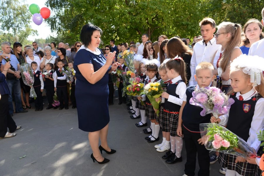 День знаний в 123-й гимназии. Барнаул, 1 сентября 2015 года.