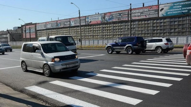 В Барнауле дорожники закончили ремонт проспекта Калинина.