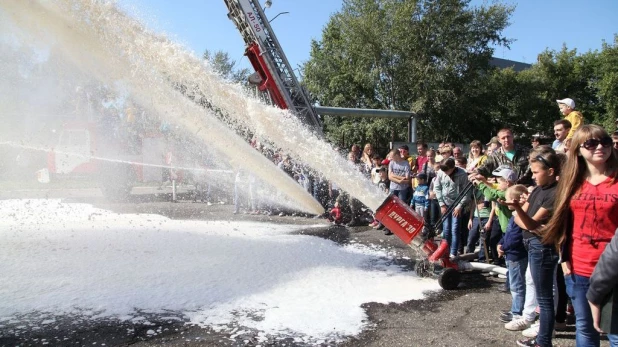 Водно-пенное шоу для детей.