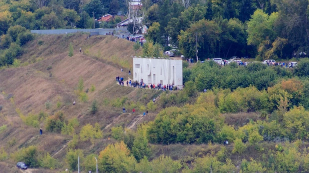 Барнаульцы смотрят репетицию "Стрижей". 4 сентября 2015 года.