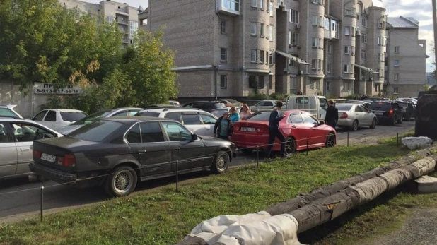 В День города в центре Барнаула образовалась огромная пробка.