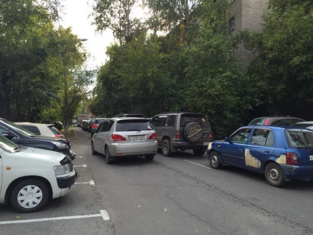 В День города в центре Барнаула образовалась огромная пробка.