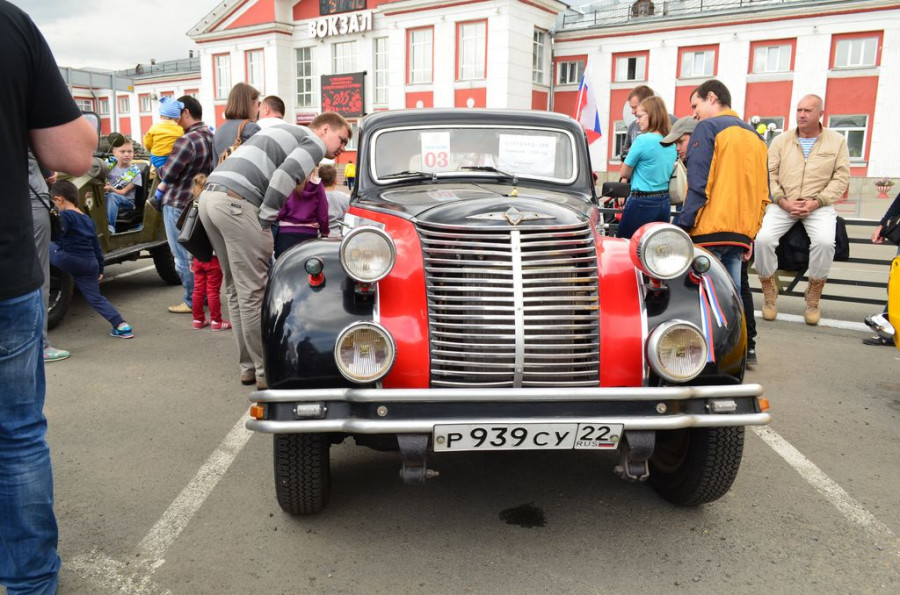 Выставка ретроавтомобилей в Барнауле. 5 сентября, 2015 года.