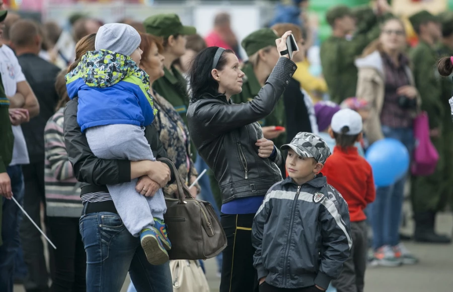 Авиашоу пилотажной группы "Стрижи". Барнаул, День города 5 сентября 2015 года. Авиашоу пилотажной группы "Стрижи". Барнаул, День города 5 сентября 2015 года.