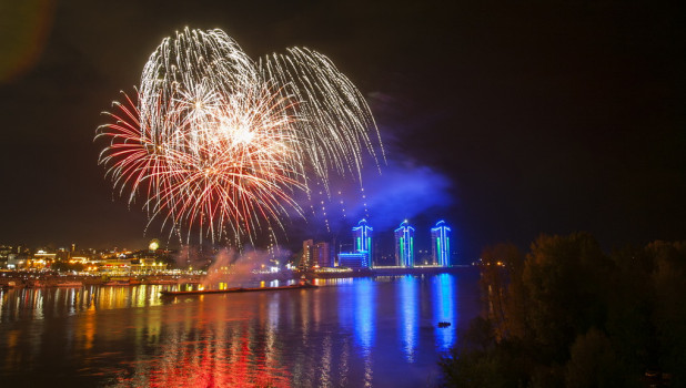 Шоу фейерверков в Барнауле на День города-2015.
