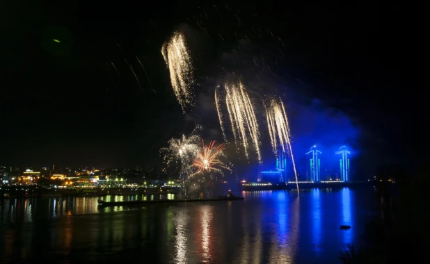 Шоу фейерверков в Барнауле на День города-2015.