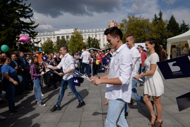 В Барнауле презентовали туристическую эмблему города.