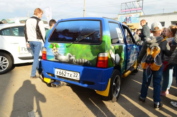 Автомобили на выставке от "Барнаул 22" 