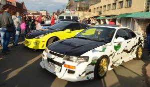 Автомобили на выставке от "Барнаул 22" 