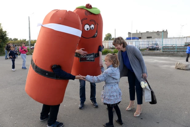 В День города "Серебряный дождь" зажег на речном вокзале.