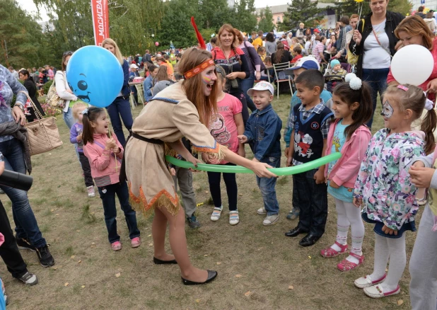 Барнаульцы поиграли в настольные игры в День города.