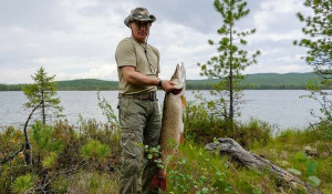 Владимир Путин на рыбалке.