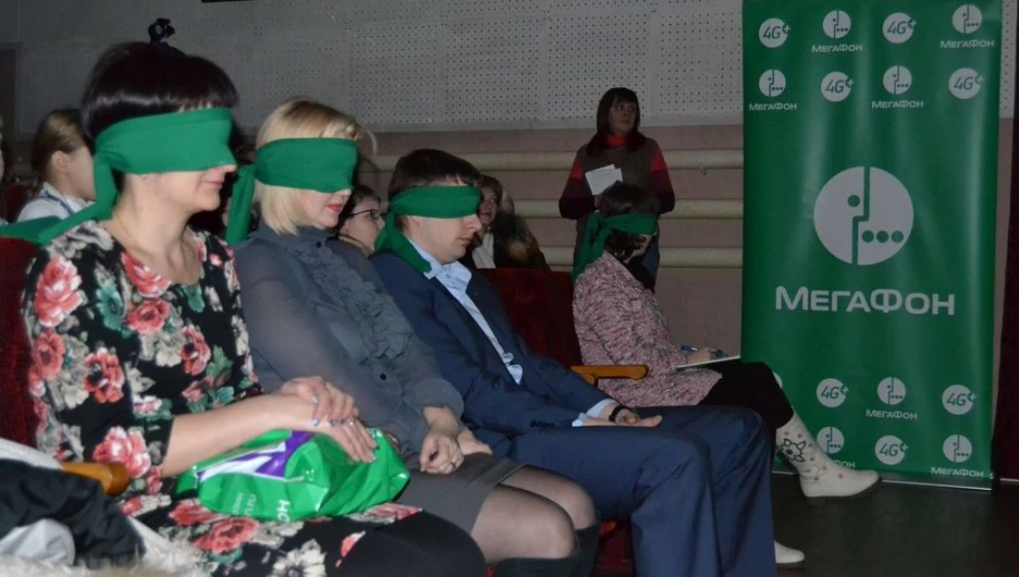 Школьники Барнаула и Омска запишут аудиокниги для детей с нарушениями зрения.