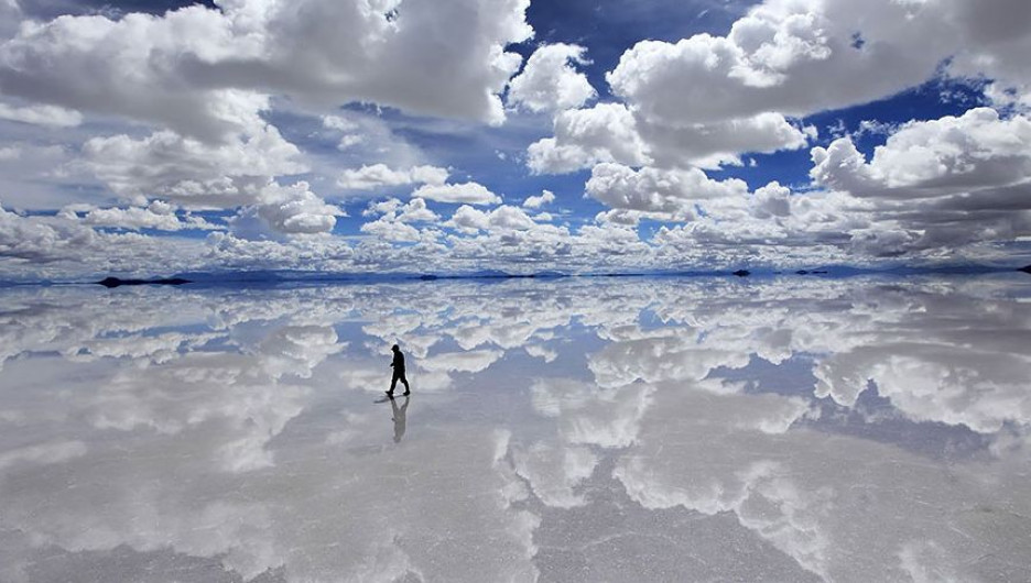 Крупнейшее соленое озеро в Боливии.