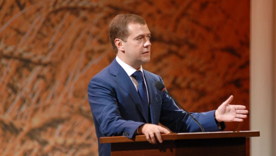 Дмитрий Медведев в Барнауле в 2009 году.