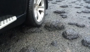 Трасса у Заринска покрылась "пупырышками"