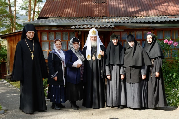 Патриарший визит в Горноалтайскую епархию. Посещение архиерейского подворья в честь святителя Макария на реке Катунь.