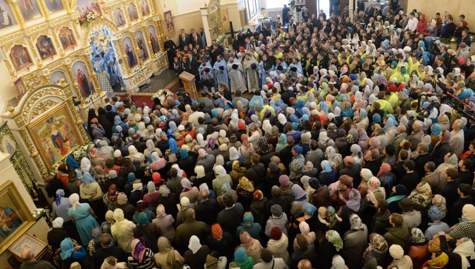 В барнаульском храме св. Димитрия Ростовского прошла божественая литургия, в которой принял участие патриарх московский и всея Руси Кирилл.