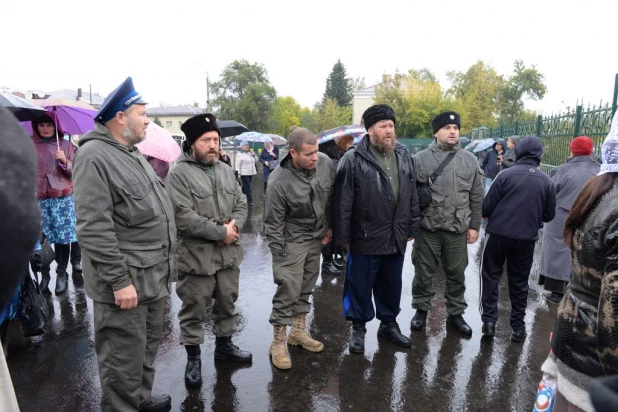 В барнаульском храме св. Димитрия Ростовского прошла божественая литургия, в которой принял участие патриарх московский и всея Руси Кирилл.