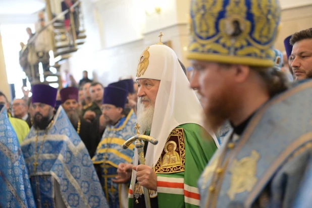 В барнаульском храме св. Димитрия Ростовского прошла божественая литургия, в которой принял участие патриарх московский и всея Руси Кирилл.