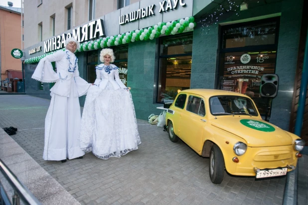 В центре Барнаула открылся третий ресторан "Кинза и Мята".