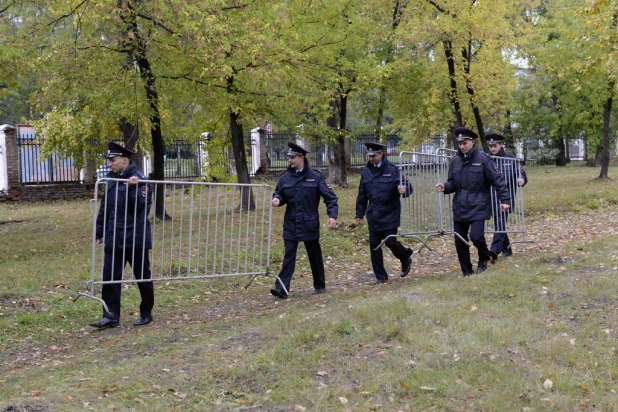 Патриарх Кирилл освятил камень будущего кафедрального собора в Барнауле 21 сентября 2015 года.