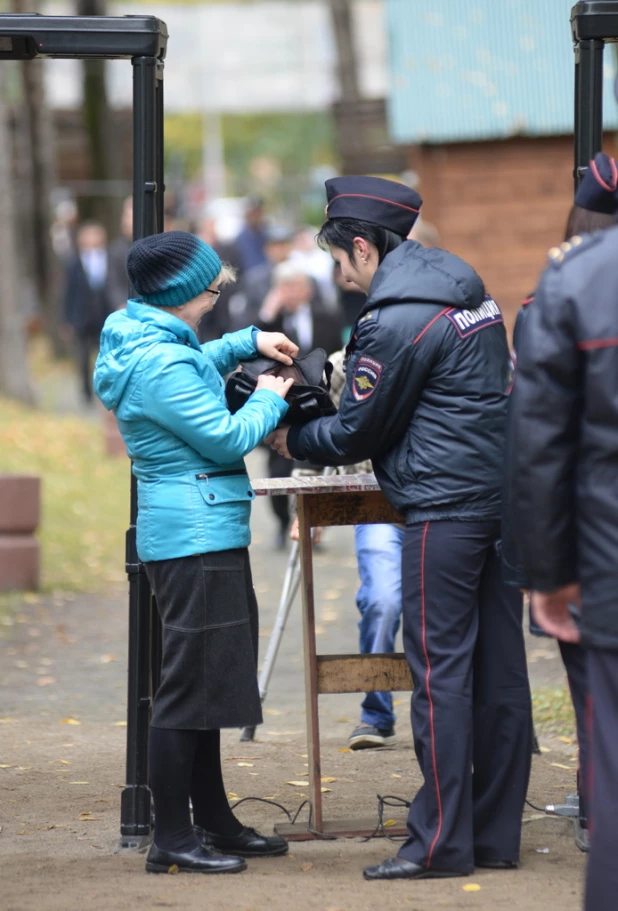 Патриарх Кирилл освятил камень будущего кафедрального собора в Барнауле 21 сентября 2015 года.