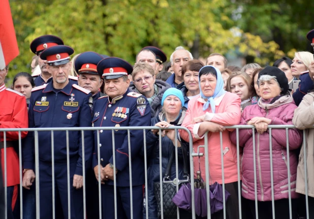 Патриарх Кирилл освятил камень будущего кафедрального собора в Барнауле 21 сентября 2015 года.