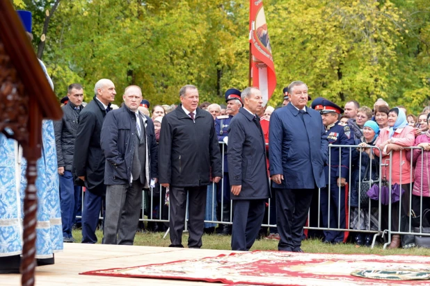 Патриарх Кирилл освятил камень будущего кафедрального собора в Барнауле 21 сентября 2015 года.