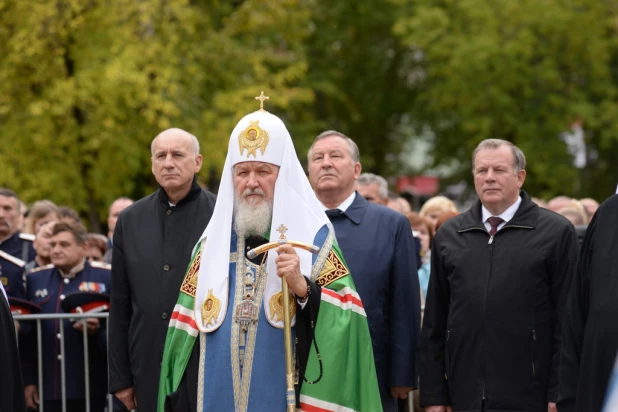 Патриарх Кирилл освятил камень будущего кафедрального собора в Барнауле 21 сентября 2015 года.