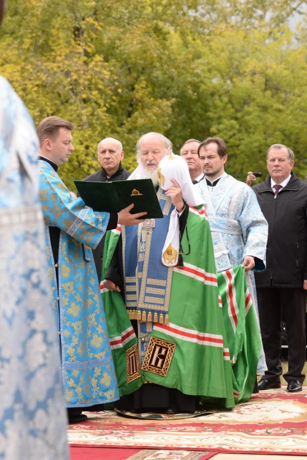 Патриарх Кирилл освятил камень будущего кафедрального собора в Барнауле 21 сентября 2015 года.