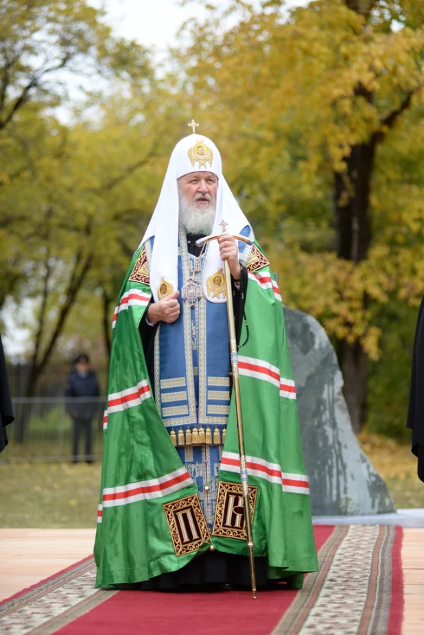 Патриарх Кирилл освятил камень будущего кафедрального собора в Барнауле 21 сентября 2015 года.