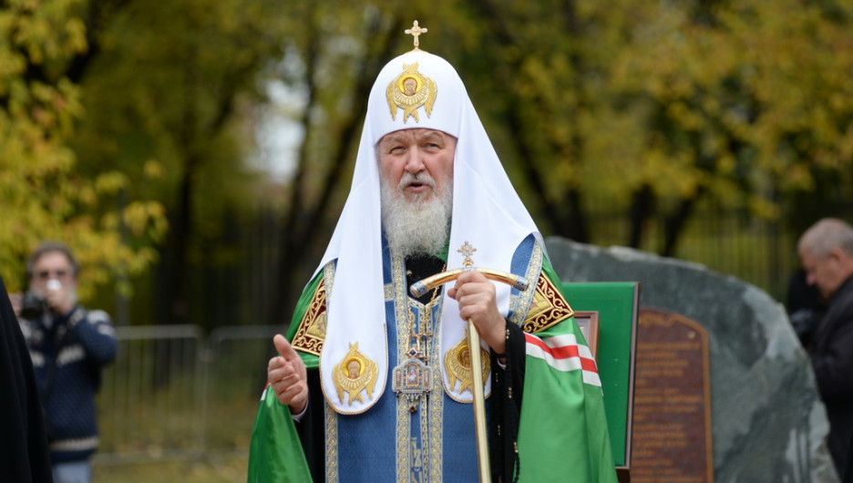 Патриарх Кирилл освятил камень будущего кафедрального собора в Барнауле 21 сентября 2015 года.