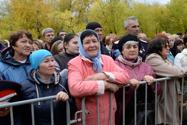 Патриарх Кирилл освятил камень будущего кафедрального собора в Барнауле 21 сентября 2015 года.