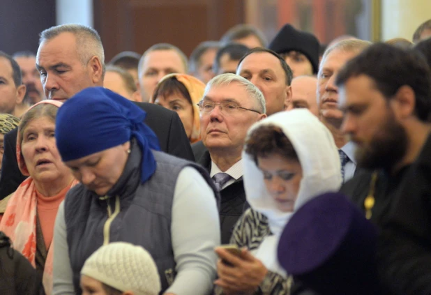 В барнаульском храме св. Димитрия Ростовского прошла божественая литургия, в которой принял участие патриарх московский и всея Руси Кирилл.