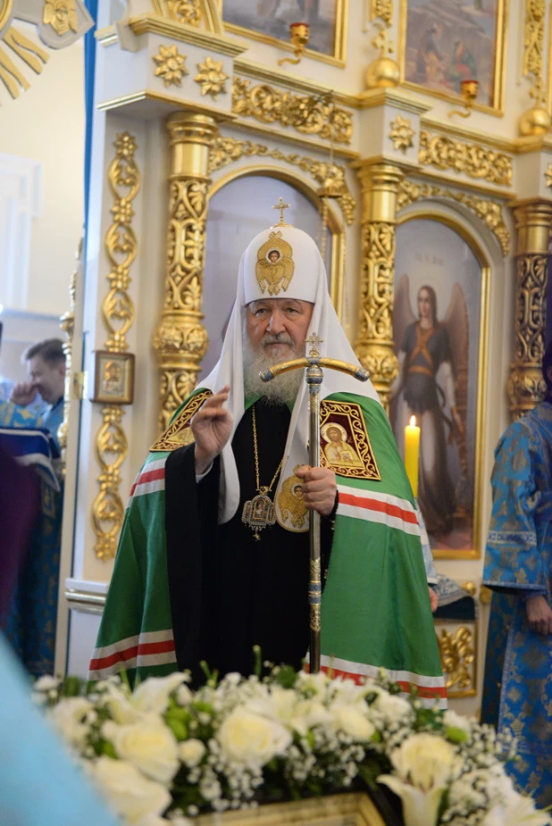 В барнаульском храме св. Димитрия Ростовского прошла божественая литургия, в которой принял участие патриарх московский и всея Руси Кирилл.